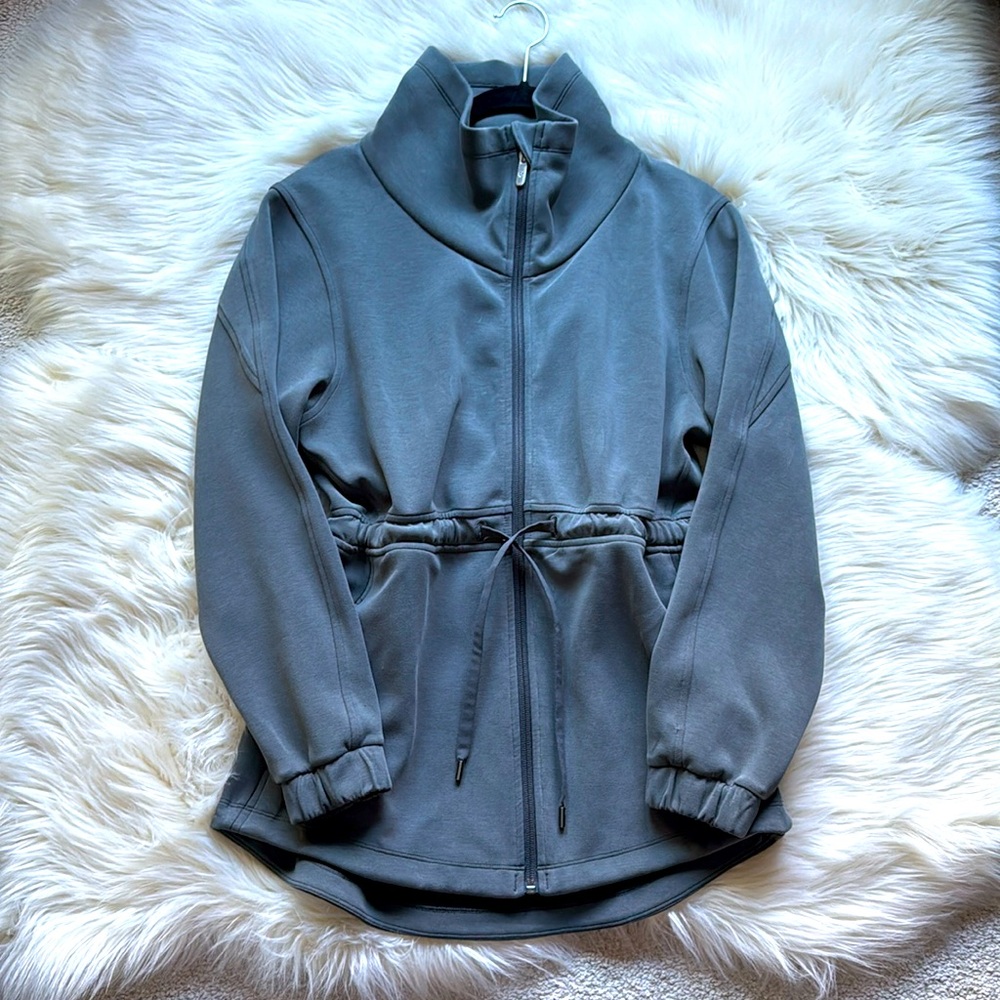 Lululemon Softstreme Cinched Waist Jacket Graphite Grey Size 2 EUC